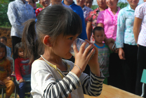 “Đồng hành cùng vùng khó” đến với trẻ em nghèo Sơn La ảnh 3